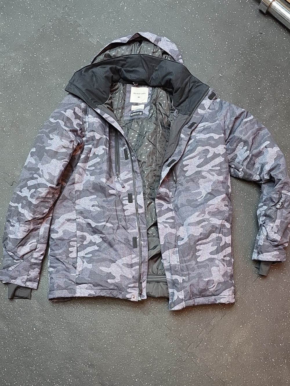 Quiksilver Men's Gray Camo Ski Jacket with Hood